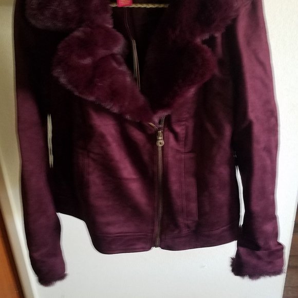 Beautiful faux suede and faux fur moto jacket - Picture 3 of 3
